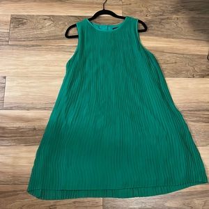 Banana republic Above the knee pleated dress